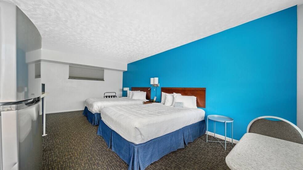 More Photos Of 1010 E Front St, Traverse City Hotel For Sale
