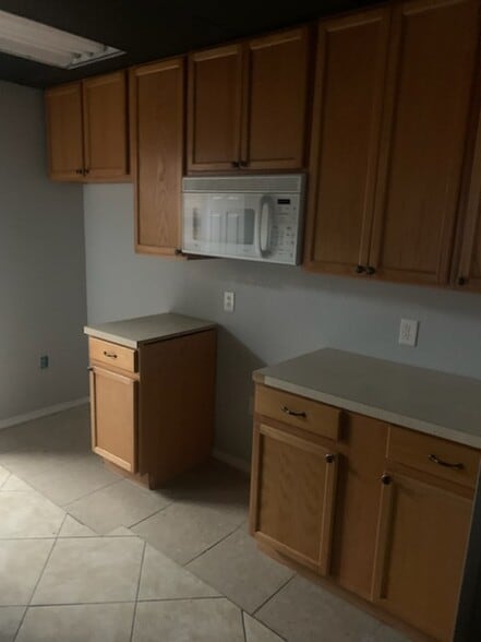 More Photos Of 611 W Vine St, Kissimmee Storefront For Lease