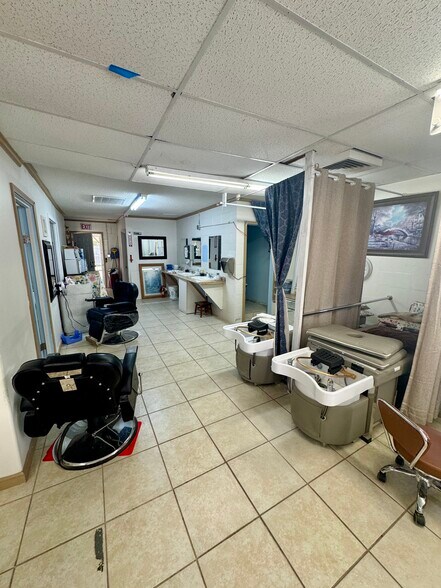 More Photos Of 289 S Washington St, Ripley Fast Food For Sale