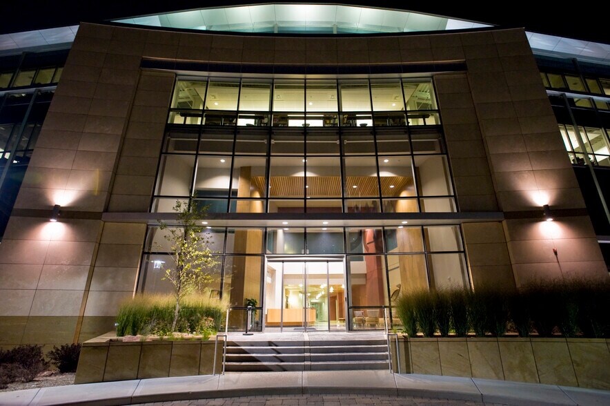 More Photos Of 1302 Deming Way, Madison Office For Lease