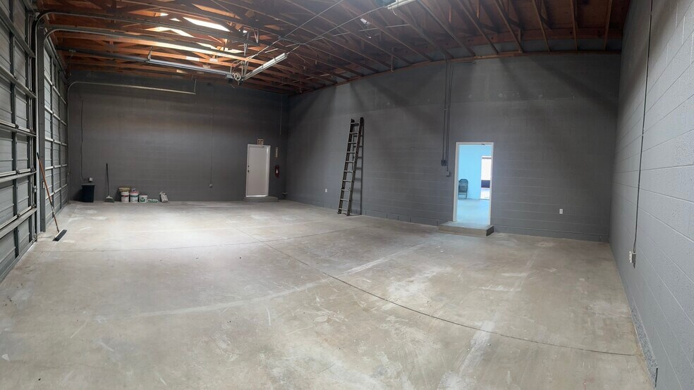 More Photos Of 229 S Olive Ave, Rialto Warehouse For Sale