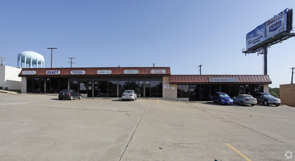 More Photos Of 4817 Brentwood Stair Rd, Fort Worth Unknown For Lease