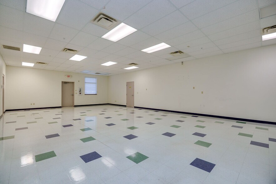 More Photos Of 8261 State Route 235, Dayton Light Manufacturing For Sale