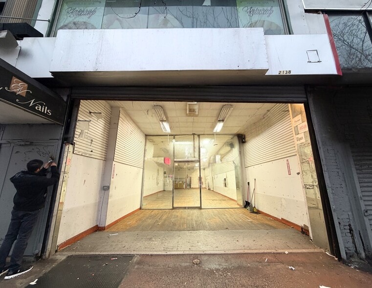Primary Photo Of 2138 Third Ave, New York Freestanding For Lease