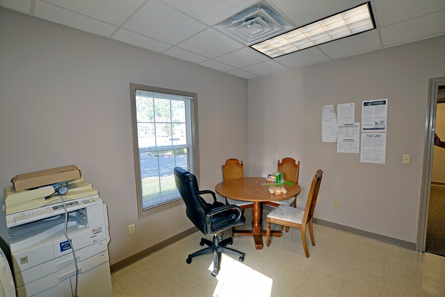 More Photos Of 3001 Godfrey Rd, Godfrey Office For Lease