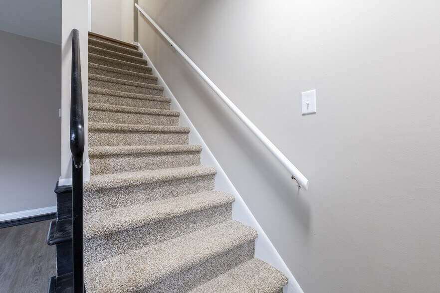 More Photos Of 5828 N Meadows Blvd, Columbus Apartments For Sale