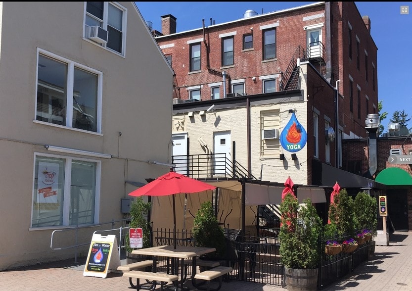 More Photos Of 37-39 Boltwood Walk, Amherst Storefront For Lease