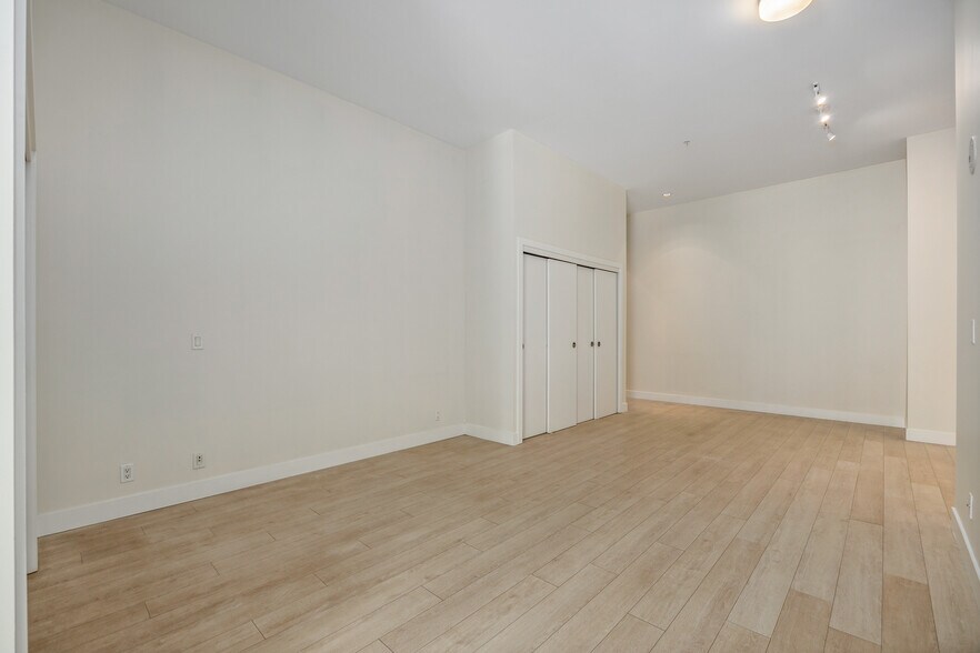 More Photos Of 1130 3 St SE, Calgary Flex For Sale