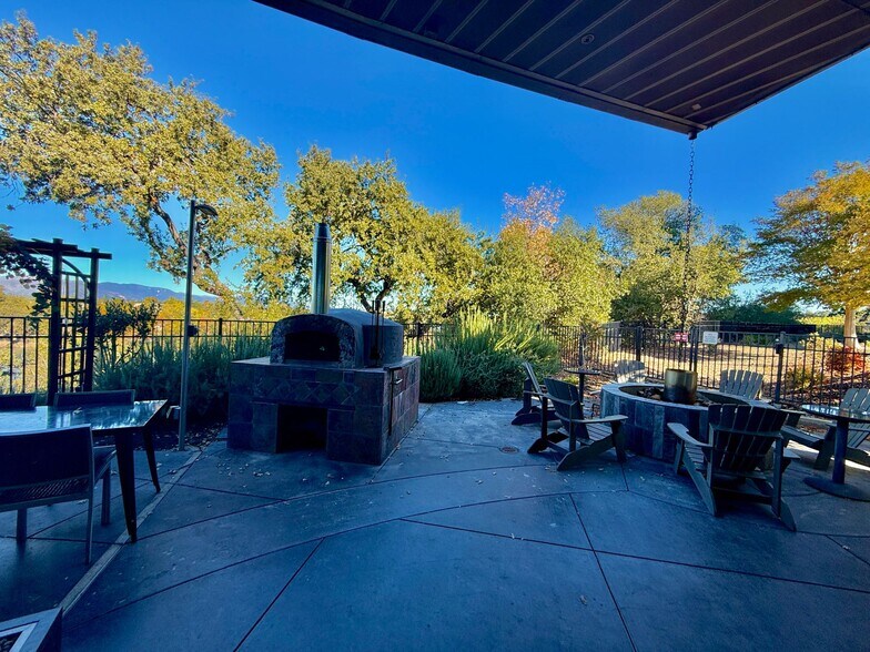 More Photos Of 202 Hemsted Dr, Redding Restaurant For Sale