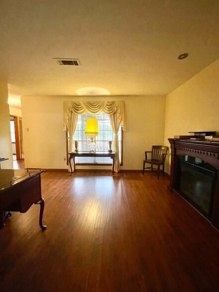 More Photos Of 5930 Killough St, Houston Office For Sale