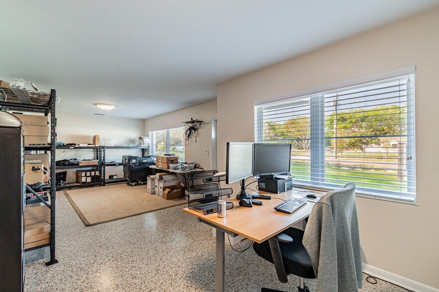 More Photos Of 110 Crenshaw Lake Rd, Lutz Office For Lease