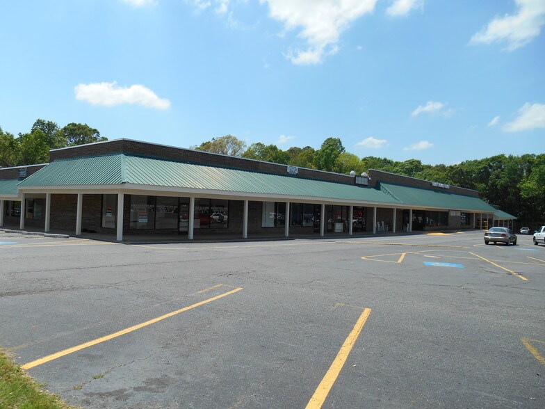 More Photos Of 7918 Moores Chapel Rd, Charlotte Unknown For Lease