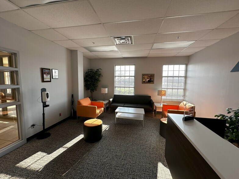 More Photos Of 110 Riverbend Ave, Lewis Center Office For Lease