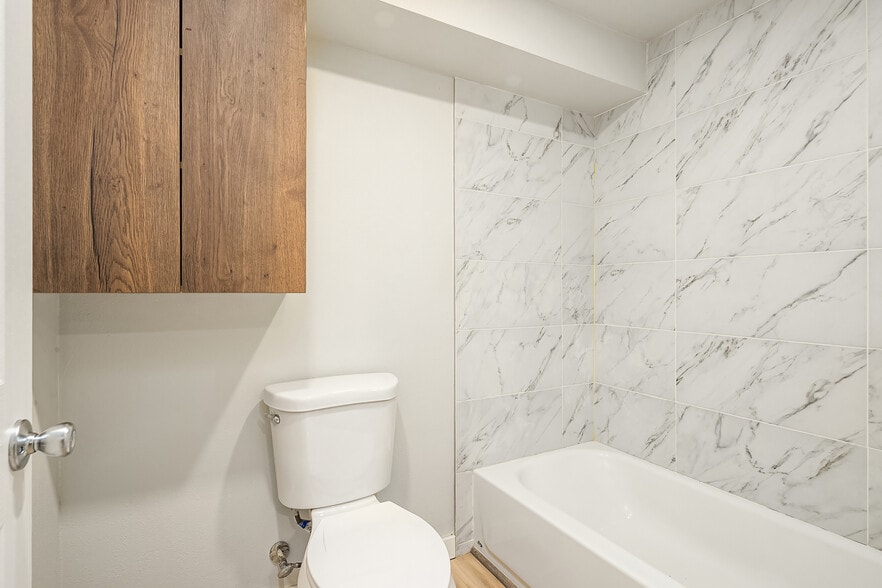 More Photos Of 4400 Linden Ave N, Seattle Apartments For Sale