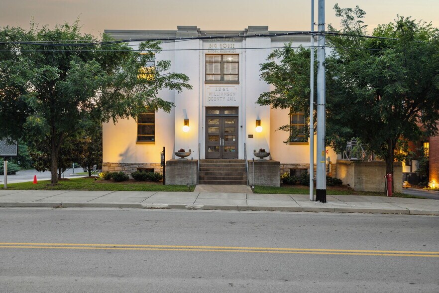 More Photos Of 112 Bridge St, Franklin Office For Sale