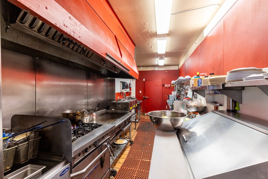 More Photos Of 1411-1413 165th Ave, San Leandro Convenience Store For Sale