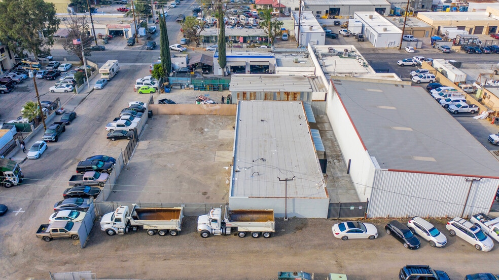 More Photos Of 23045 Drayton St, Santa Clarita Warehouse For Sale