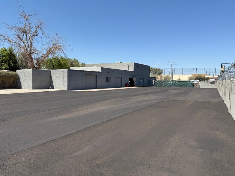 More Photos Of 10729 N 19th Ave, Phoenix Flex For Sale