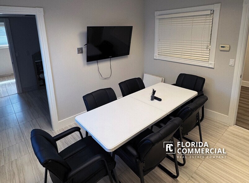 More Photos Of 1330 SE Federal Hwy, Stuart Office Residential For Lease