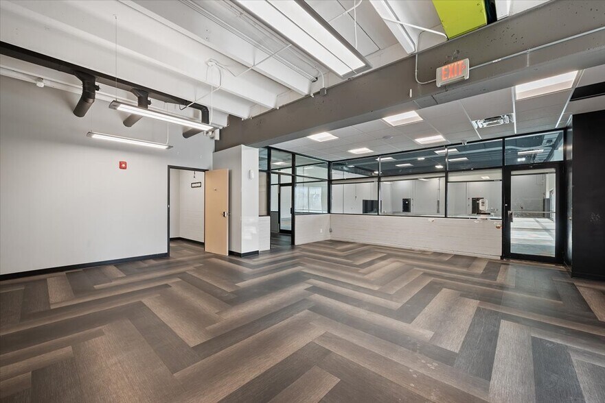 More Photos Of 7 S 4th St, Council Bluffs Health Club For Sale