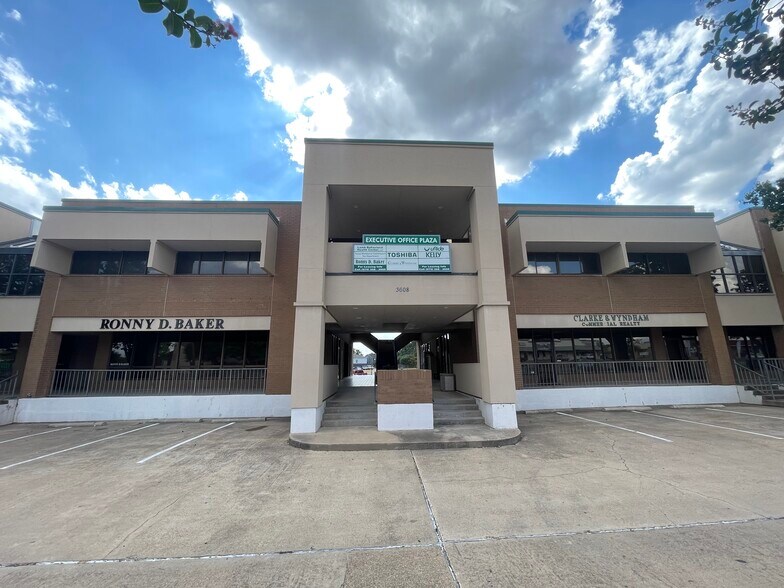 More Photos Of 3608 E 29th St, Bryan Office For Lease