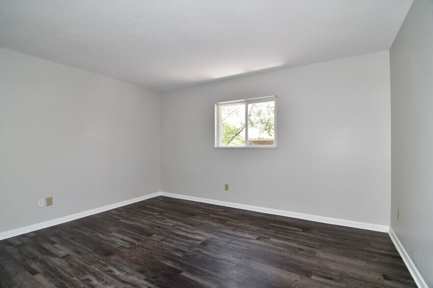 More Photos Of 4728 Southern Pky, Louisville Apartments For Sale