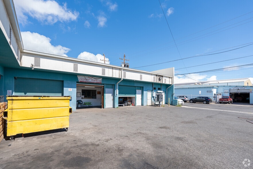 More Photos Of 94-138 Leoleo St, Waipahu Warehouse For Lease