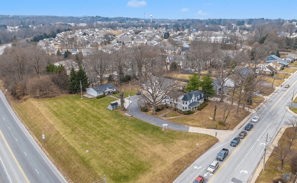 More Photos Of 806 Park Ave, Mount Airy Office For Sale