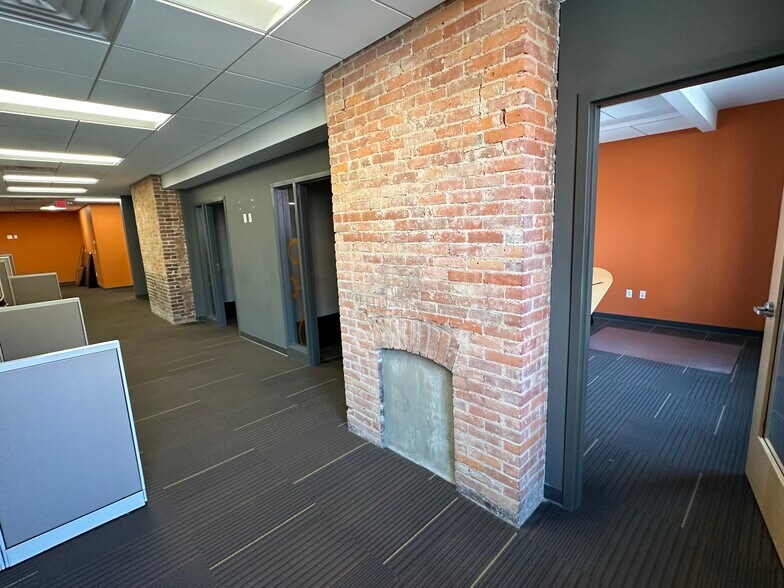 More Photos Of 2217 E 9th St, Cleveland Office For Lease