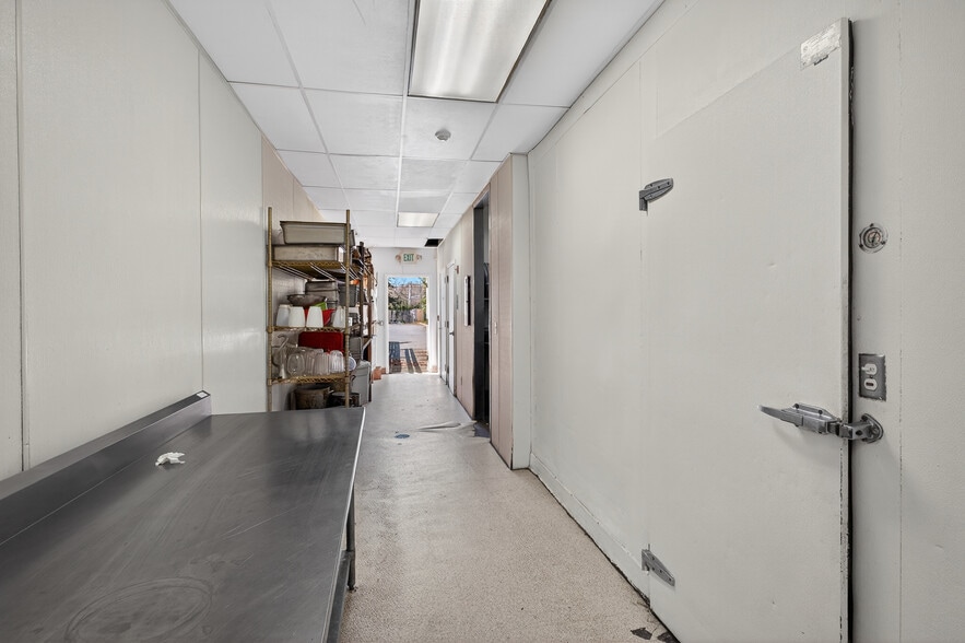 More Photos Of 1650 W Bakerview Rd, Bellingham Restaurant For Sale