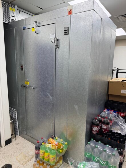 More Photos Of 1515 S Mobberly Ave, Longview Service Station For Sale