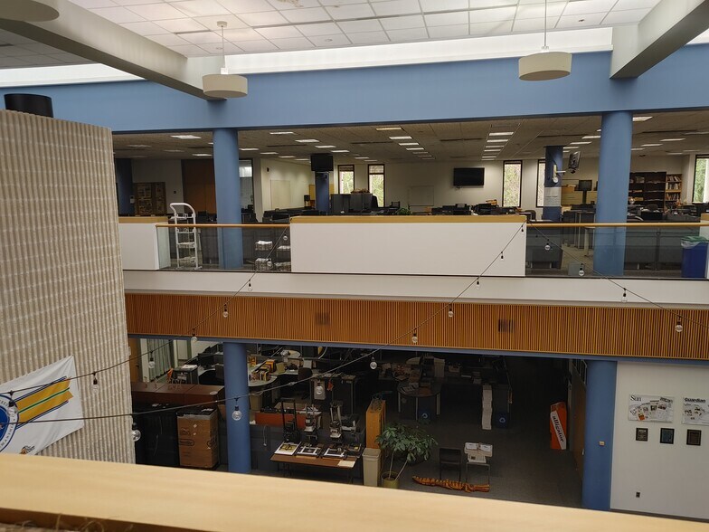 More Photos Of 2700 SW 13th St, Gainesville Office For Lease