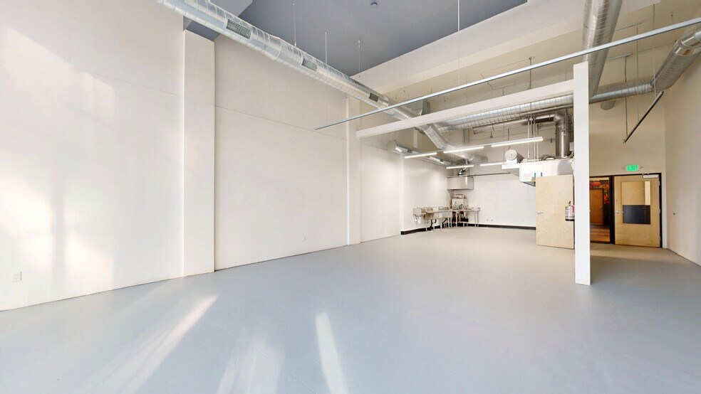 Primary Photo Of 106 NE Grand Ave, Portland Restaurant For Lease