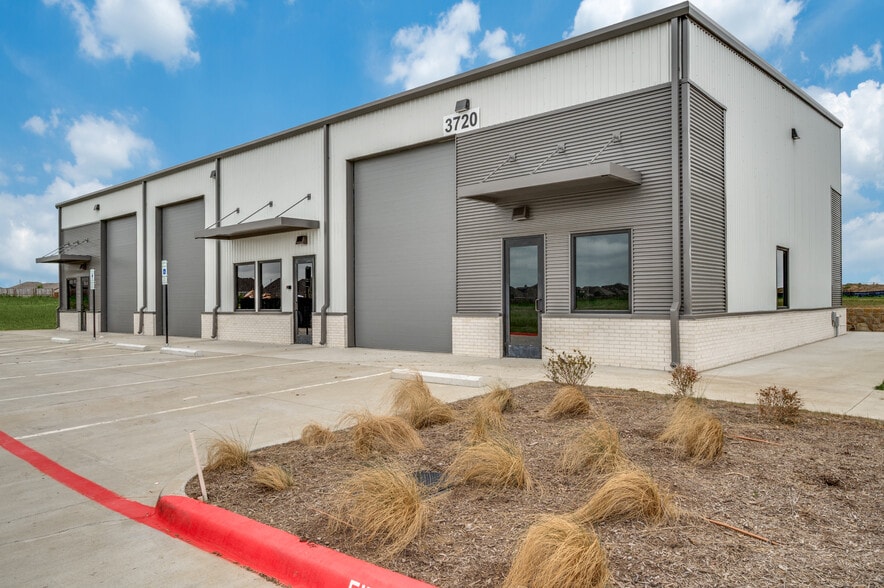Primary Photo Of 6201 N McDonald St, Melissa Flex For Lease
