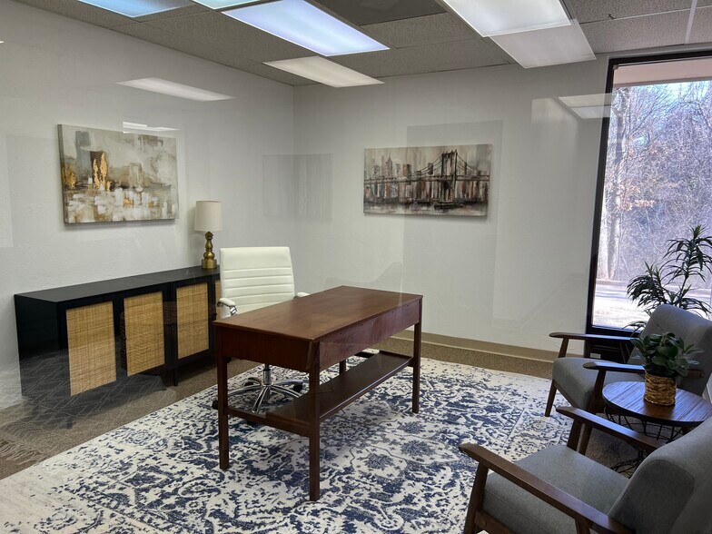More Photos Of 1603 E 19th St, Edmond Coworking Space
