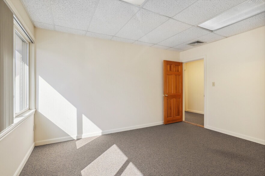 More Photos Of 249 Ayer Rd, Harvard Office For Lease