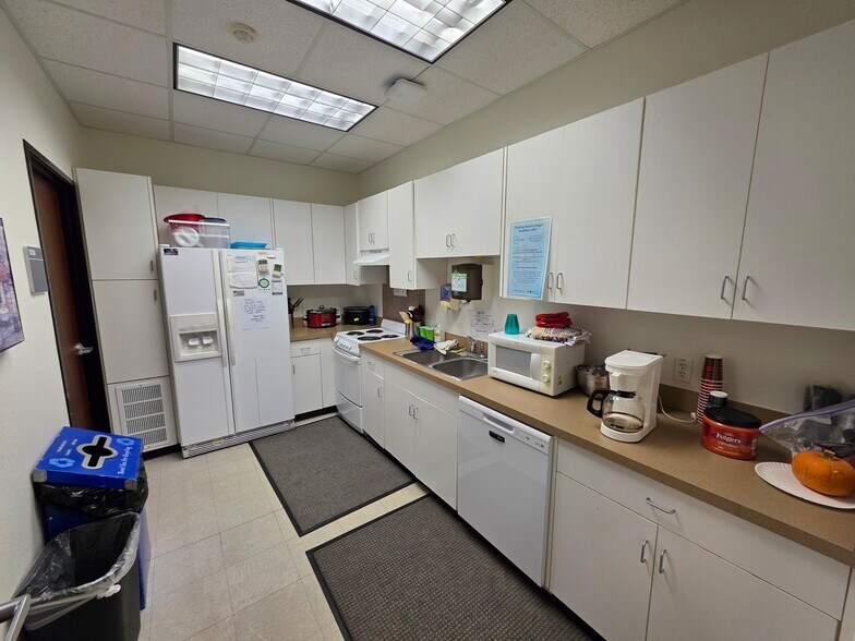 More Photos Of 216-222 E Township St, Fayetteville Medical For Sale