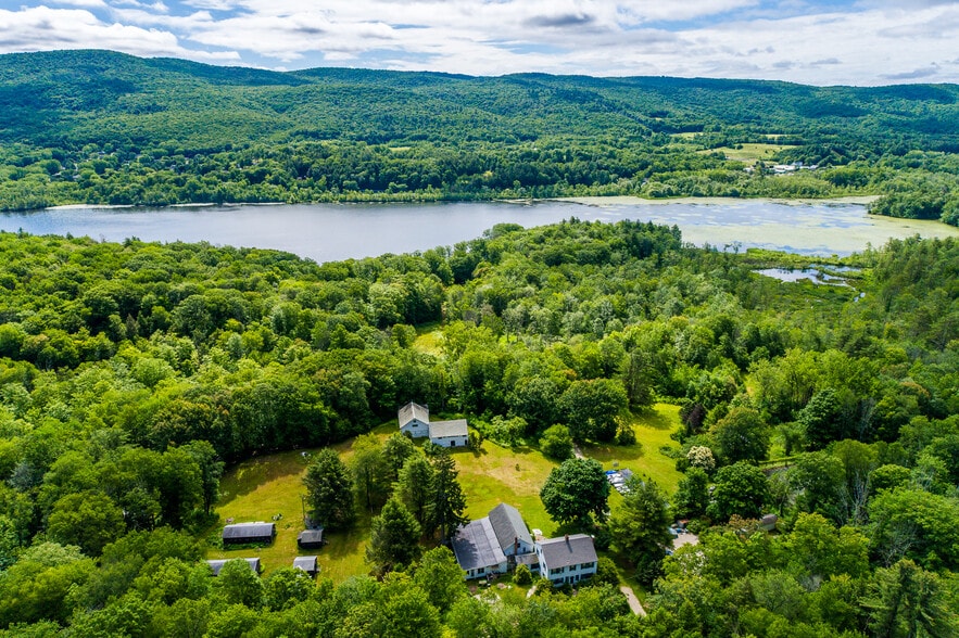 Primary Photo Of 350 Old Cheshire Road, Lanesborough Flex For Sale