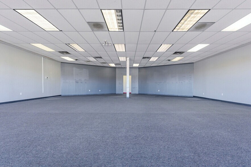 More Photos Of 1702-1718 Hwy 50 W, Pueblo Freestanding For Lease