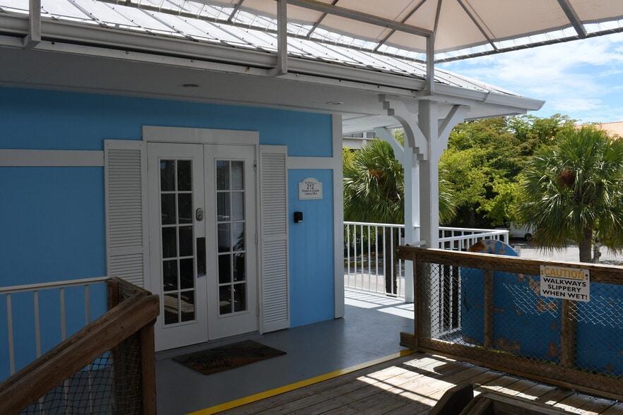 More Photos Of 1100 6th Ave S, Naples Storefront For Lease