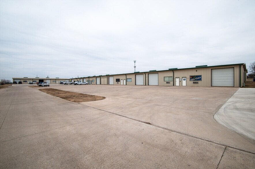 More Photos Of 12001-12073 Katy Rd, Fort Worth Flex For Lease