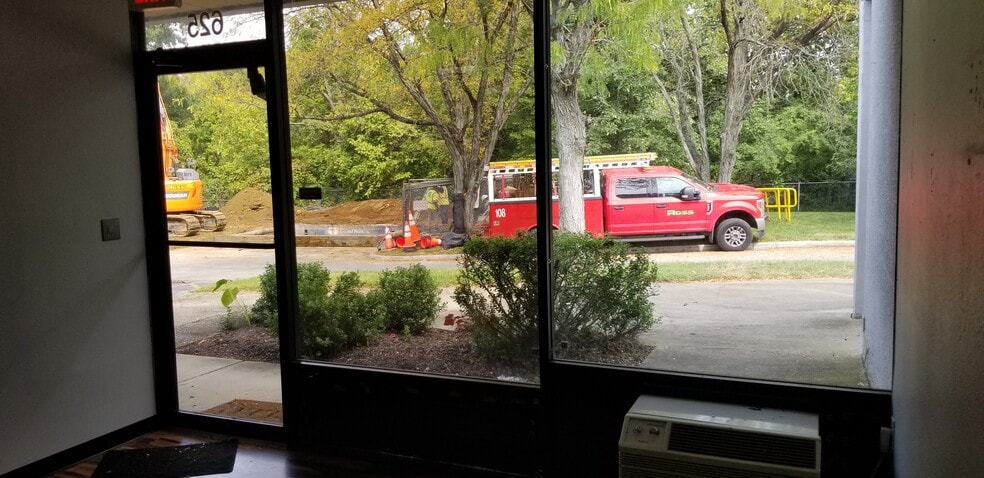 More Photos Of 9244 E Hampton Dr, Capitol Heights General Retail For Lease