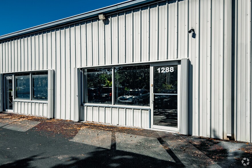 More Photos Of 1260-1296 SE Industrial Blvd, Port Saint Lucie Warehouse For Lease