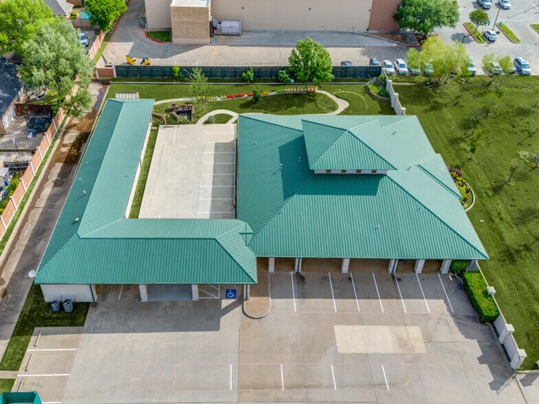 Primary Photo Of 330 Grapevine Hwy, Hurst Office For Sale