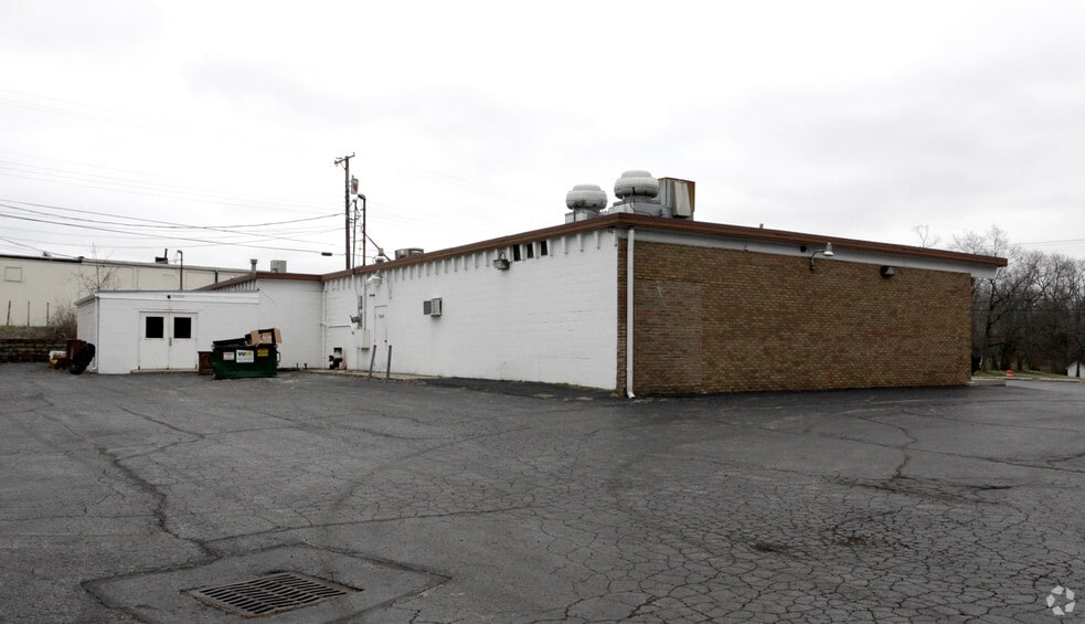 More Photos Of 3880-3888 Dayton-Xenia Rd, Dayton Unknown For Lease