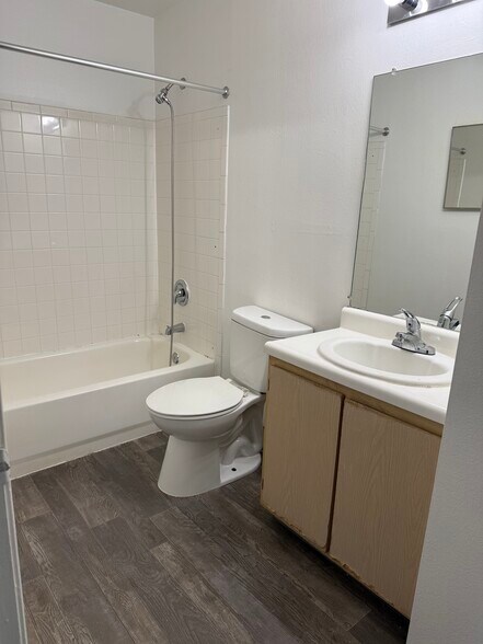 More Photos Of 831 Green Rd, Ypsilanti Apartments For Sale