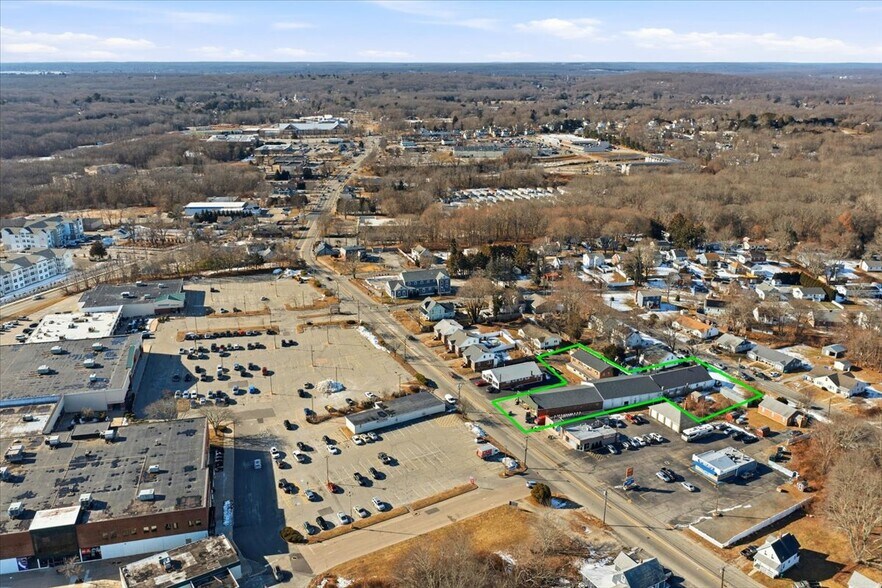 More Photos Of 33 Boston Post Rd, Waterford Freestanding For Sale