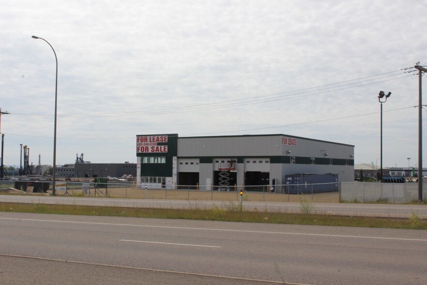 More Photos Of 41 Queensgate Cres, Blackfalds Manufacturing For Lease