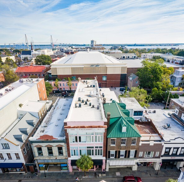 More Photos Of 350 King St, Charleston Storefront Retail Residential For Lease
