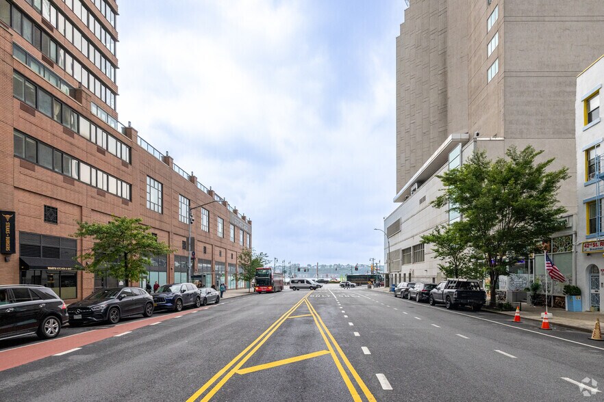 Primary Photo Of 635 W 42nd St, New York Apartments For Lease